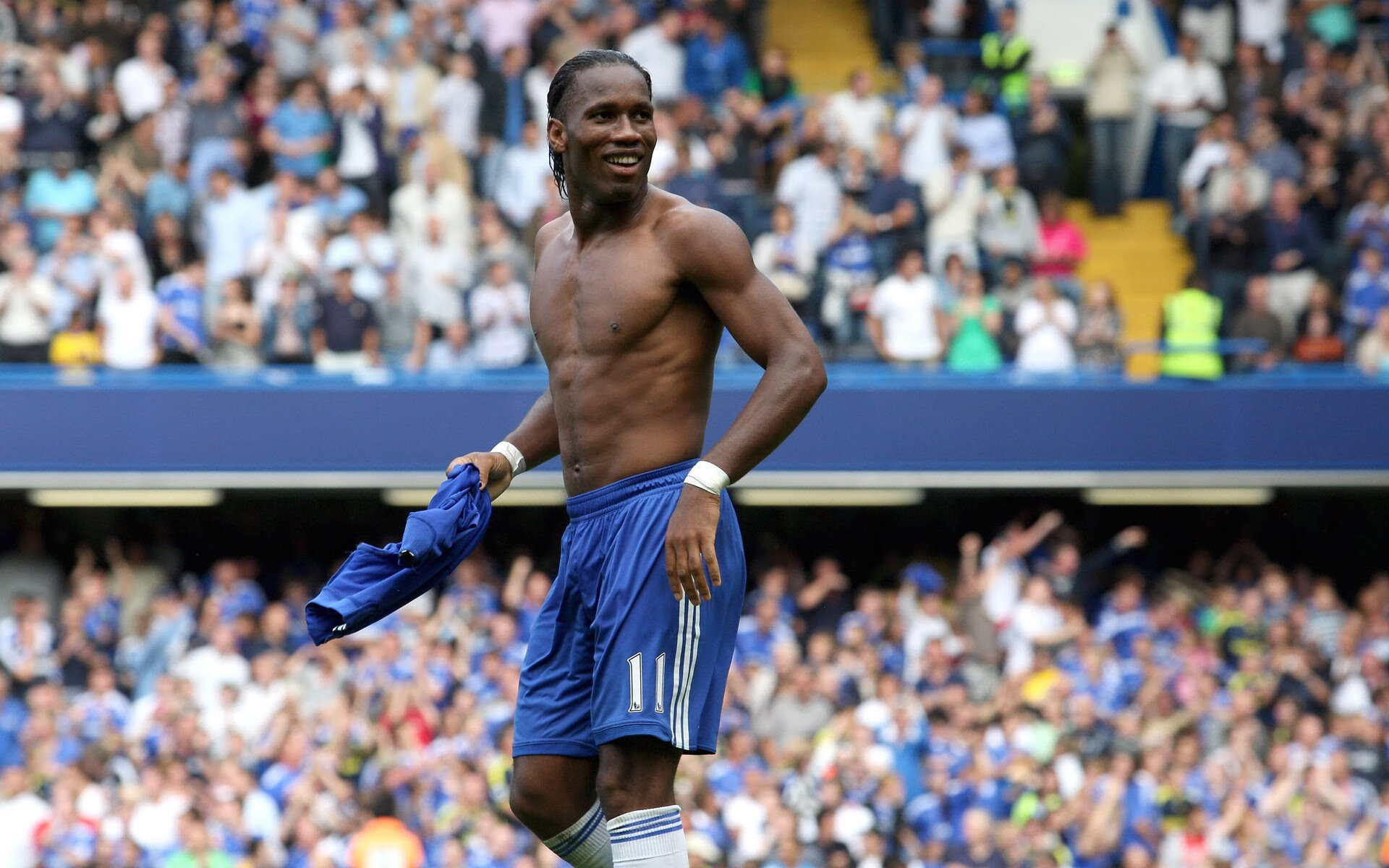 舞台越大越强，霍勒迪在太阳对阵深圳队之战中绽放巨星光芒